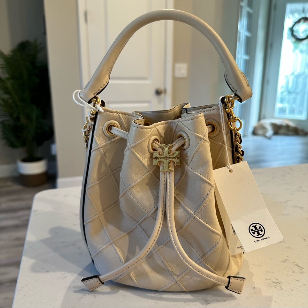 Tory Burch Fleming Soft Bucket Bag New cream